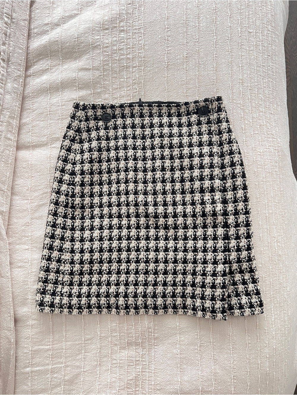 RW&CO. Black and White Houndstooth Mini Skirt